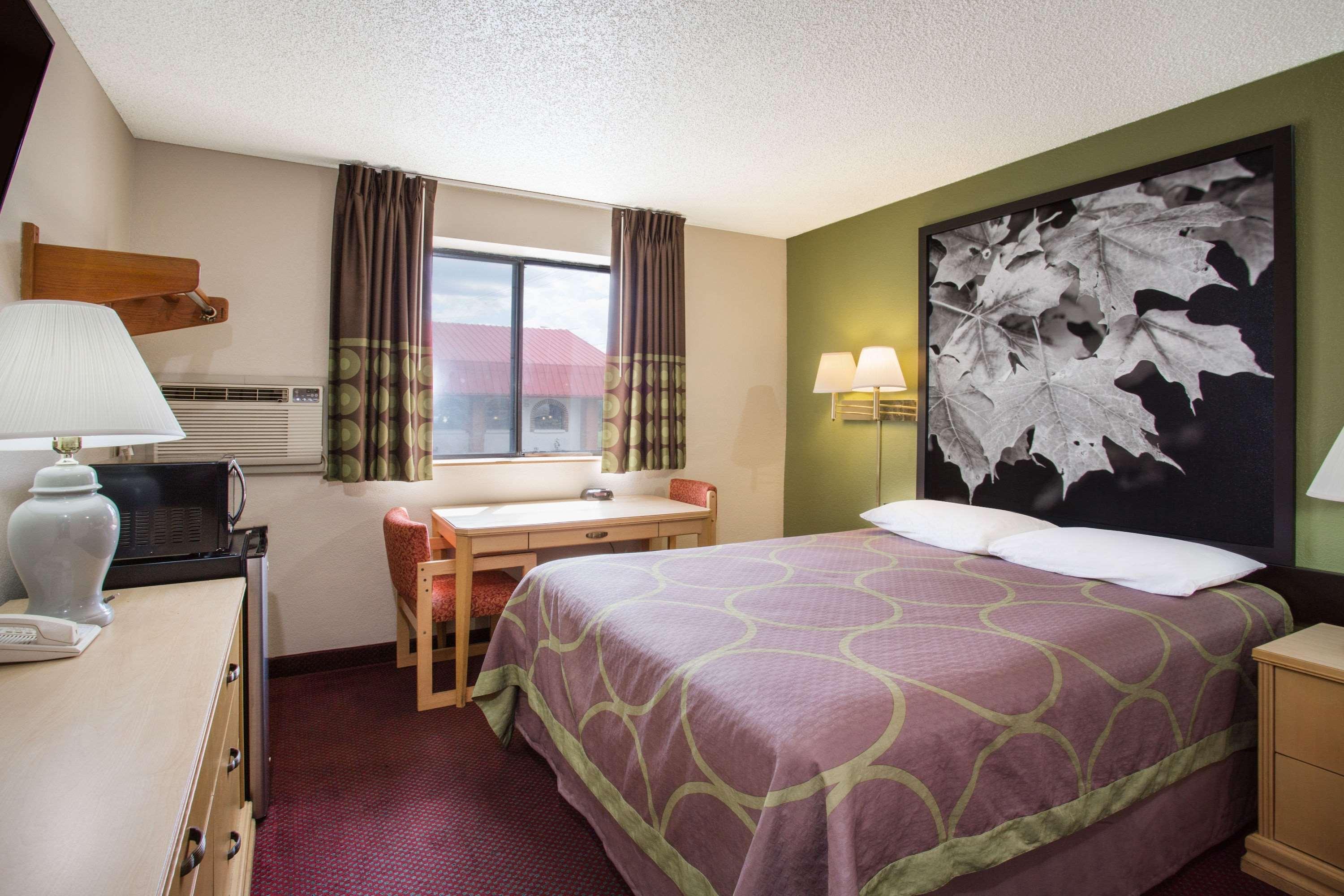 Super 8 By Wyndham Salem Va Motel Ngoại thất bức ảnh